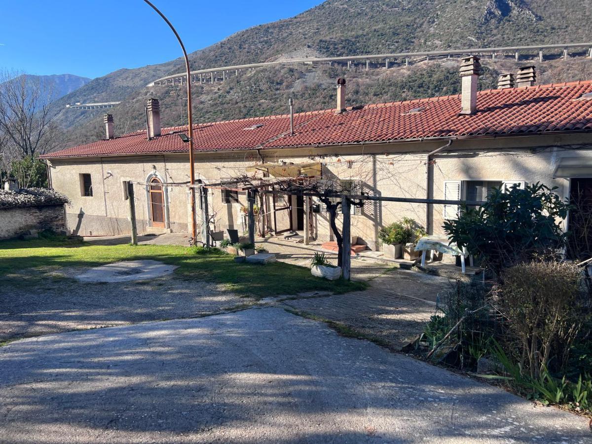 Il Rustico Uno A Bugnara Nella Valle Del Sagittario 술모나 외부 사진