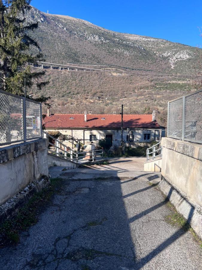 Il Rustico Uno A Bugnara Nella Valle Del Sagittario 술모나 외부 사진