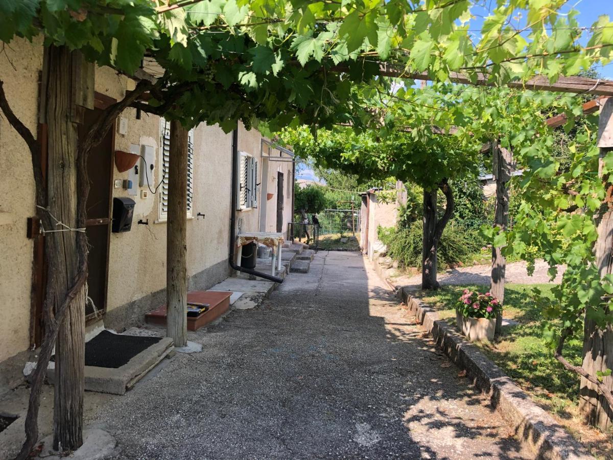 Il Rustico Uno A Bugnara Nella Valle Del Sagittario 술모나 외부 사진